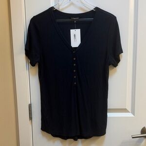 Liverpool Navy Women’s Short Sleeve V-Neck Henley Size Medium